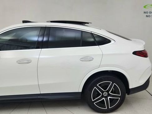 Used 2025 Mercedes-Benz GLC 300 4MATIC image 11