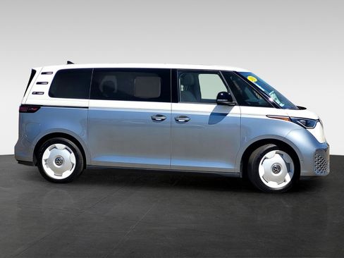 New 2025 Volkswagen ID. Buzz 1st Edition image 3