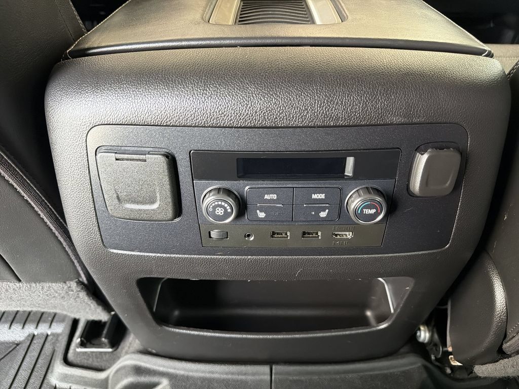 Certified 2020 GMC Yukon Denali w/ Denali Ultimate Package AWD/4WD image 23