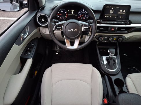 Used 2023 Kia Forte LXS image 11