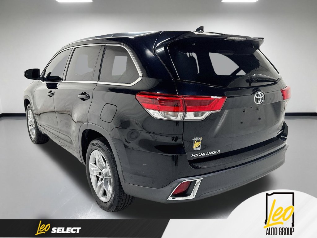 Used 2018 Toyota Highlander Limited w/ Carpet Mat Package (TMS) FWD image 10
