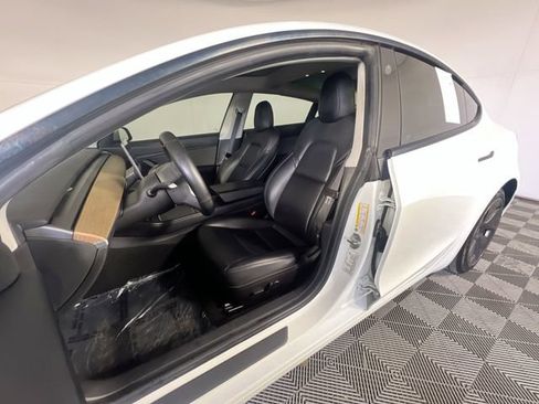 Used 2021 Tesla Model 3 Standard Range Plus RWD image 14