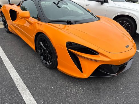 Used 2026 McLaren Artura Spider RWD image 1
