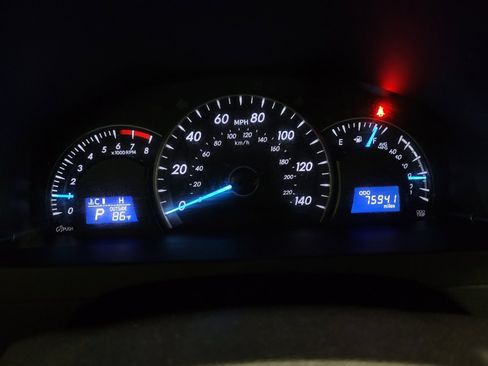 Used 2014 Toyota Camry LE FWD image 23