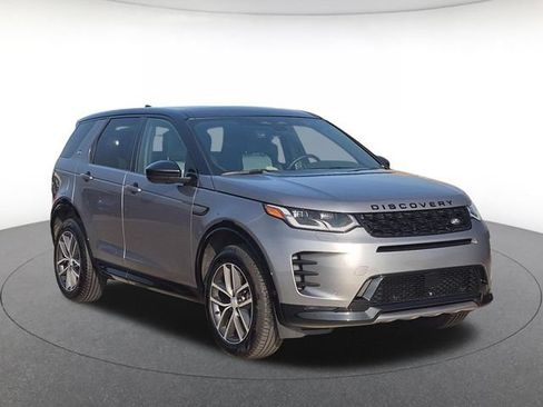 Used 2025 Land Rover Discovery Sport Dynamic SE AWD/4WD image 3