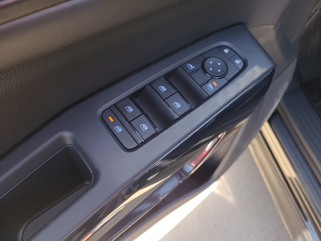 Certified 2026 Nissan Pathfinder SV FWD image 19