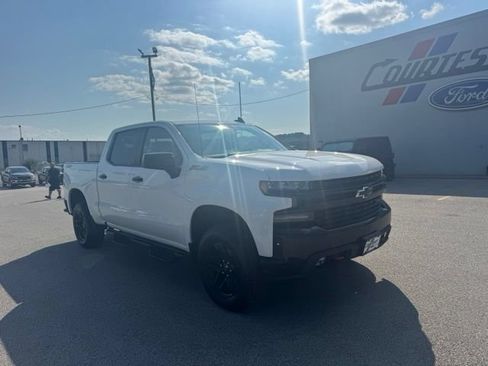 Used 2019 Chevrolet Silverado 1500 LT Trail Boss w/ Bed Protection Package AWD/4WD image 4