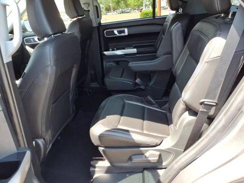 Used 2023 Ford Explorer XLT w/ Equipment Group 202A AWD/4WD image 11