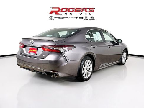 Used 2024 Toyota Camry SE FWD image 13