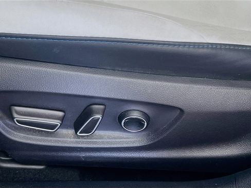 Used 2017 Toyota Prius Four Touring image 15