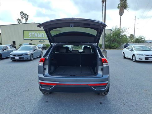 Used 2023 Volkswagen Atlas Cross Sport SE image 26