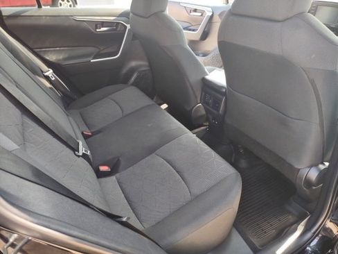Used 2021 Toyota RAV4 XLE FWD image 20