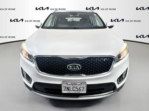 Used 2016 Kia Sorento EX FWD image 2