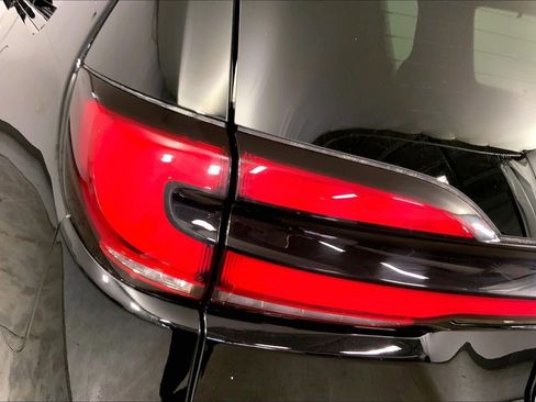 Used 2024 Chrysler Pacifica Limited w/ Uconnect Theater Family Group image 28