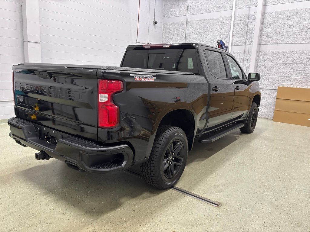 Used 2021 Chevrolet Silverado 1500 LT Trail Boss w/ Convenience Package II AWD/4WD image 4