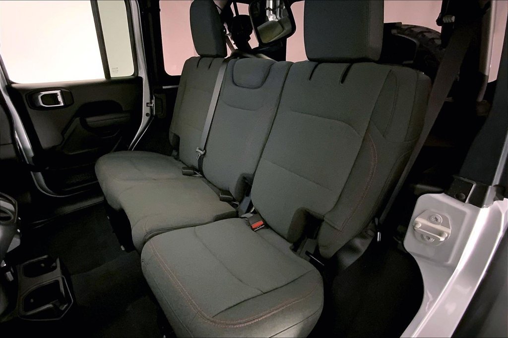 Used 2024 Jeep Wrangler Unlimited Rubicon w/ Technology Group AWD/4WD image 13