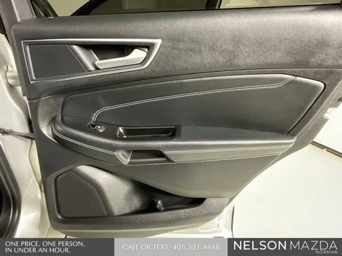 Used 2018 Ford Edge Titanium image 22