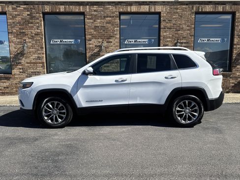 Used 2020 Jeep Cherokee Latitude Plus w/ Cold Weather Group AWD/4WD image 2