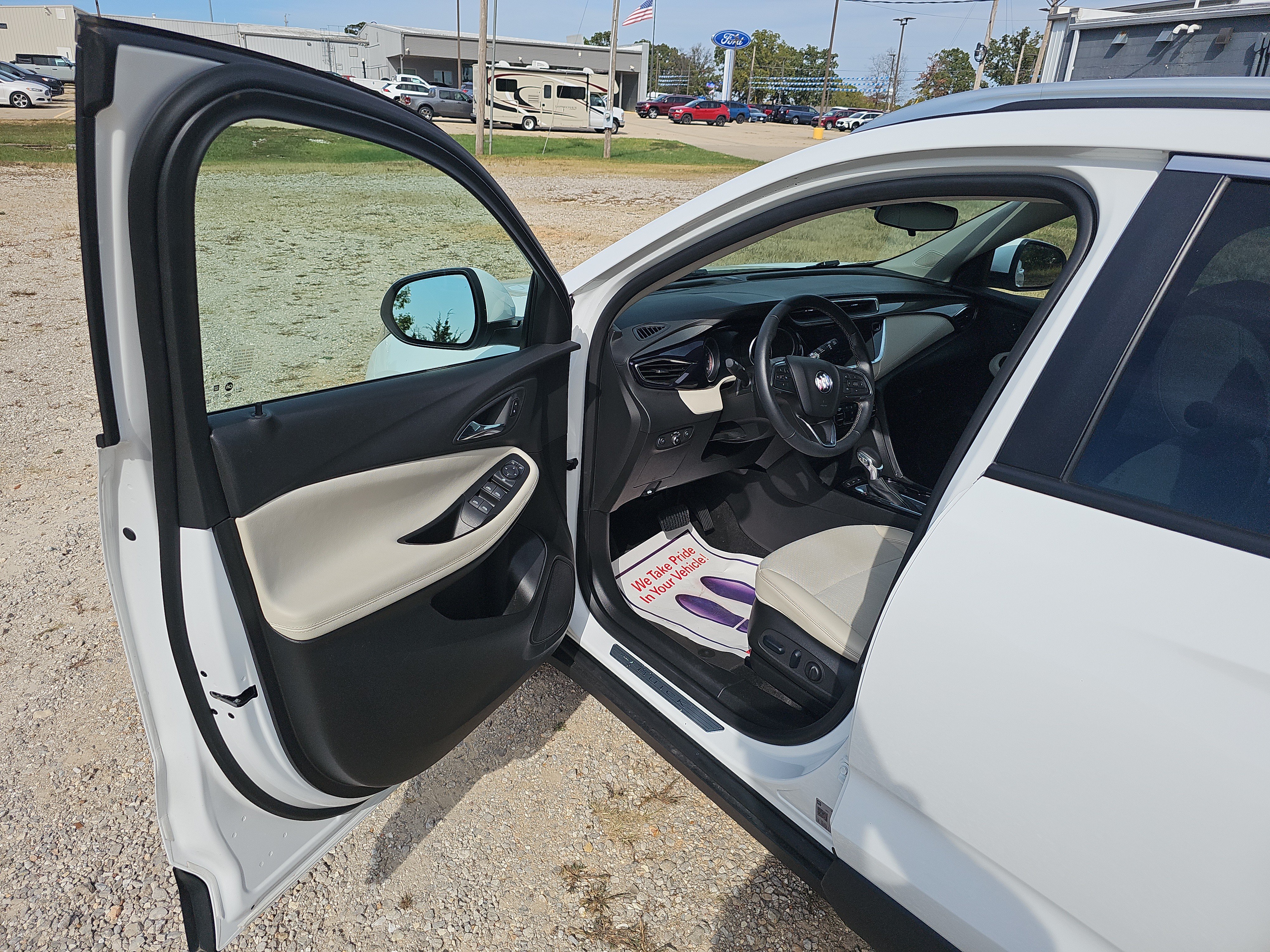 Used 2023 Buick Encore GX Select w/ Safety Package II AWD/4WD image 17