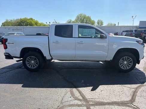 New 2026 Chevrolet Colorado LT w/ LT Convenience Package AWD/4WD image 2