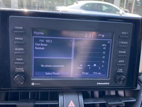 Used 2021 Toyota RAV4 LE FWD image 21