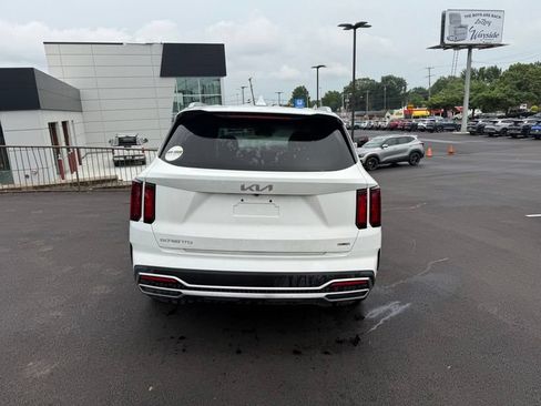 Used 2023 Kia Sorento EX AWD/4WD image 7