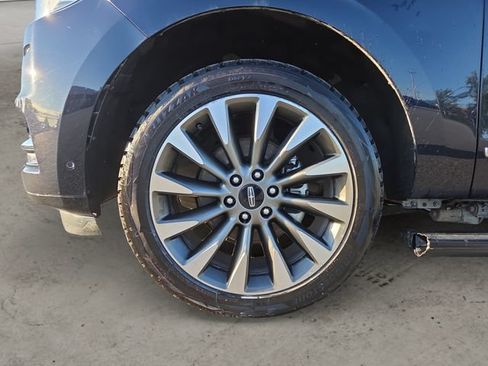 Used 2021 Lincoln Navigator Reserve AWD/4WD image 9