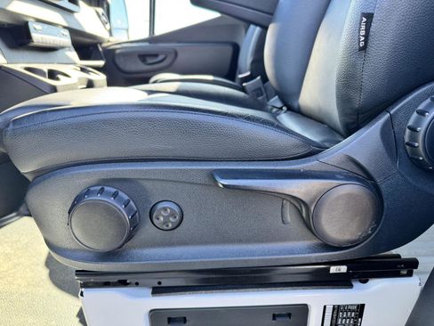 Used 2025 Mercedes-Benz Sprinter 2500 image 8