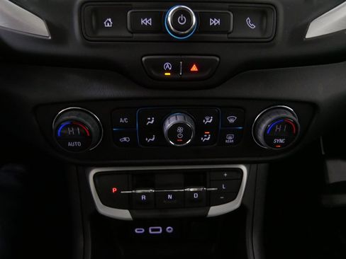 Used 2023 GMC Terrain SLE w/ Driver Convenience Package image 24