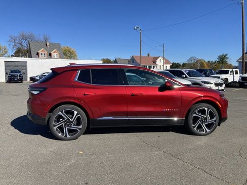 New 2026 Chevrolet Equinox EV LT w/ Convenience Package II image 8