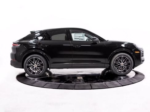 Certified 2026 Porsche Cayenne Coupe AWD/4WD image 8