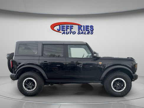 Used 2023 Ford Bronco Badlands w/ Sasquatch Package AWD/4WD image 4