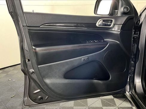 Used 2017 Jeep Grand Cherokee Trailhawk image 20