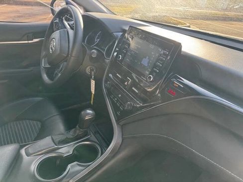 Used 2021 Toyota Camry SE image 33