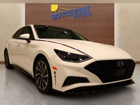 Used 2023 Hyundai Sonata Limited w/ Preferred Accessory Package image 5