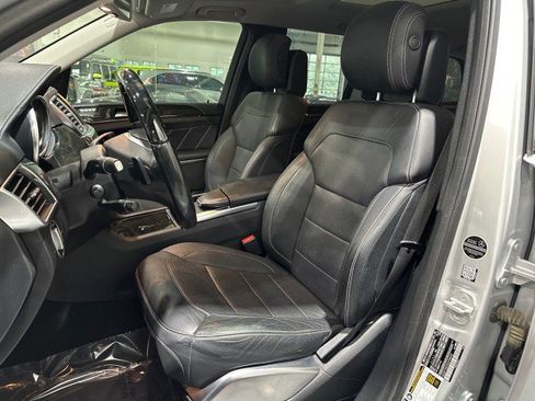 Used 2016 Mercedes-Benz GL 550 4MATIC image 5