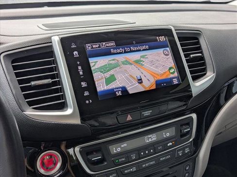 Used 2017 Honda Pilot Elite image 16