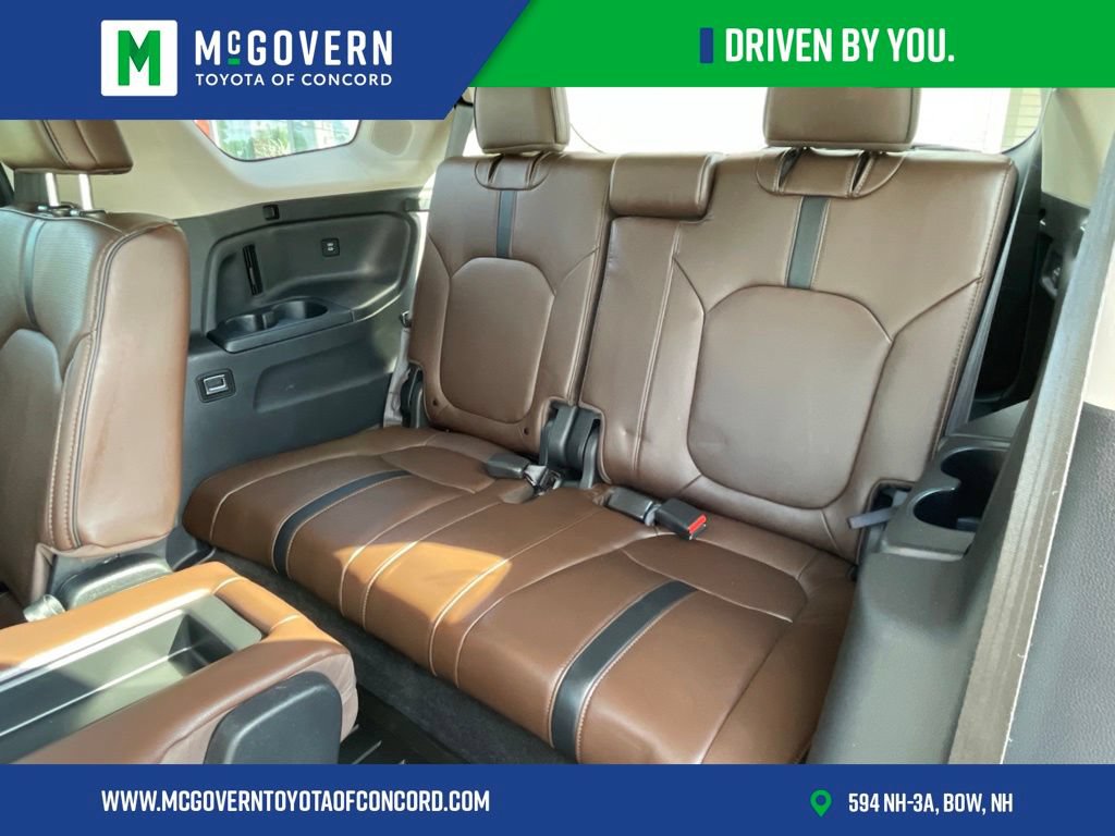 Used 2025 Honda Pilot Elite image 32