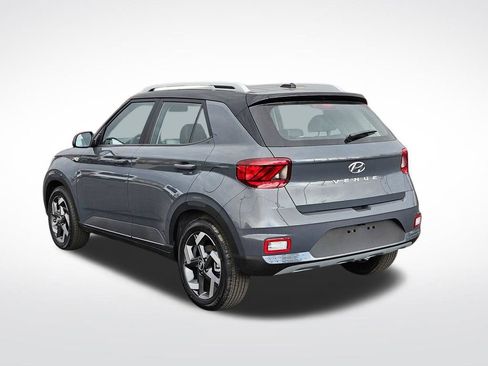 Used 2026 Hyundai Venue SEL FWD image 5