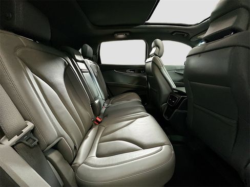 Used 2019 Lincoln Nautilus Reserve image 30