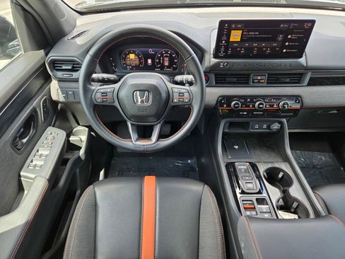 Certified 2026 Honda Passport TrailSport image 11