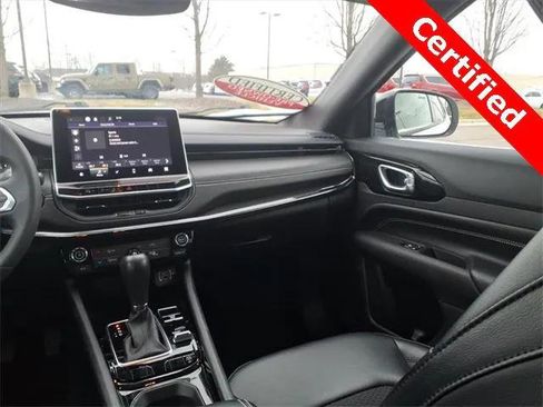 Certified 2022 Jeep Compass Altitude image 12
