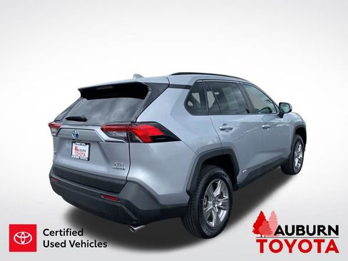 Used 2024 Toyota RAV4 XLE AWD/4WD image 9