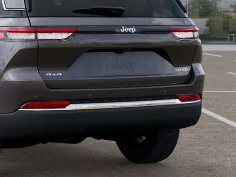 New 2025 Jeep Grand Cherokee Laredo X image 13
