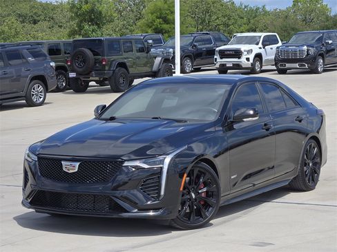 Used 2022 Cadillac CT4 V image 2