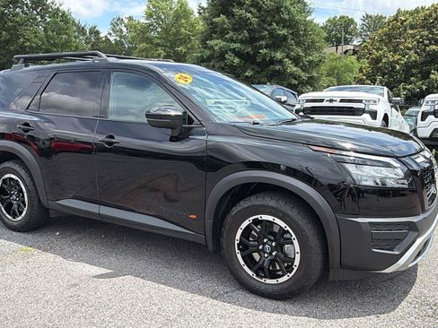 Used 2024 Nissan Pathfinder Rock Creek AWD/4WD image 3