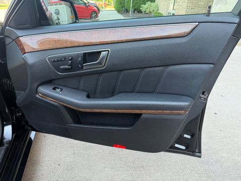 Used 2012 Mercedes-Benz E 350 4MATIC Sedan image 21