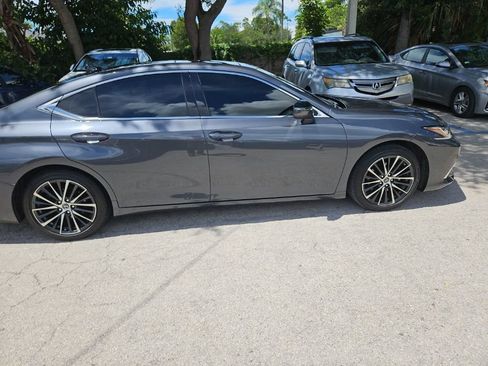 Certified 2025 Lexus ES 350 w/ Premium Package FWD image 5