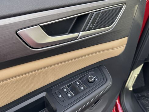 Used 2024 Volkswagen Atlas Cross Sport SE image 15