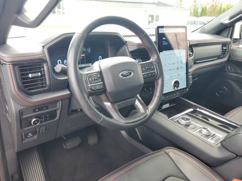 Used 2024 Ford Expedition Limited AWD/4WD image 13